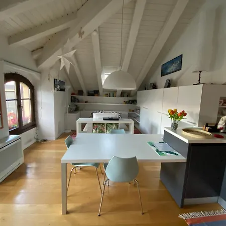 شقة Mansarda Del Sole, Nel Cuore Di أَويستا