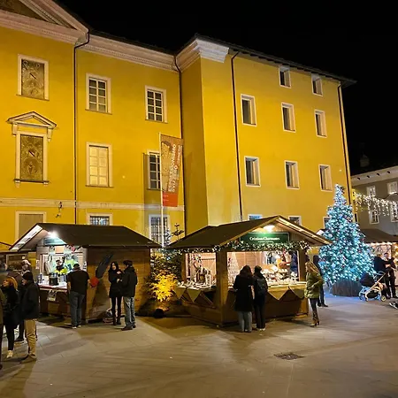 Mansarda Del Sole, Nel Cuore Di أَويستا