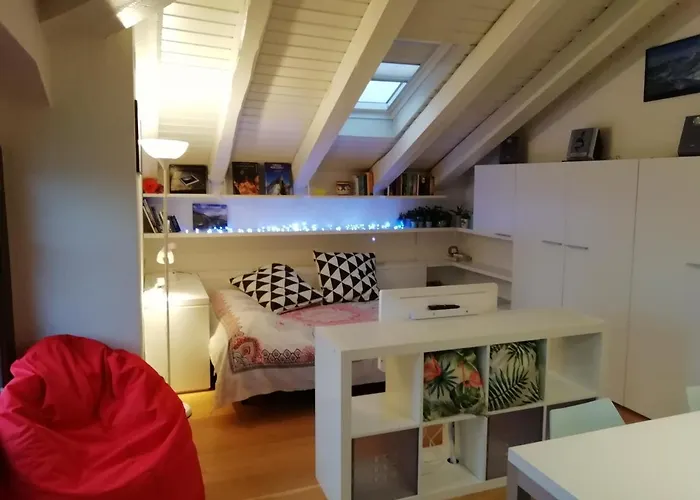 Mansarda Del Sole, Nel Cuore Di アパート